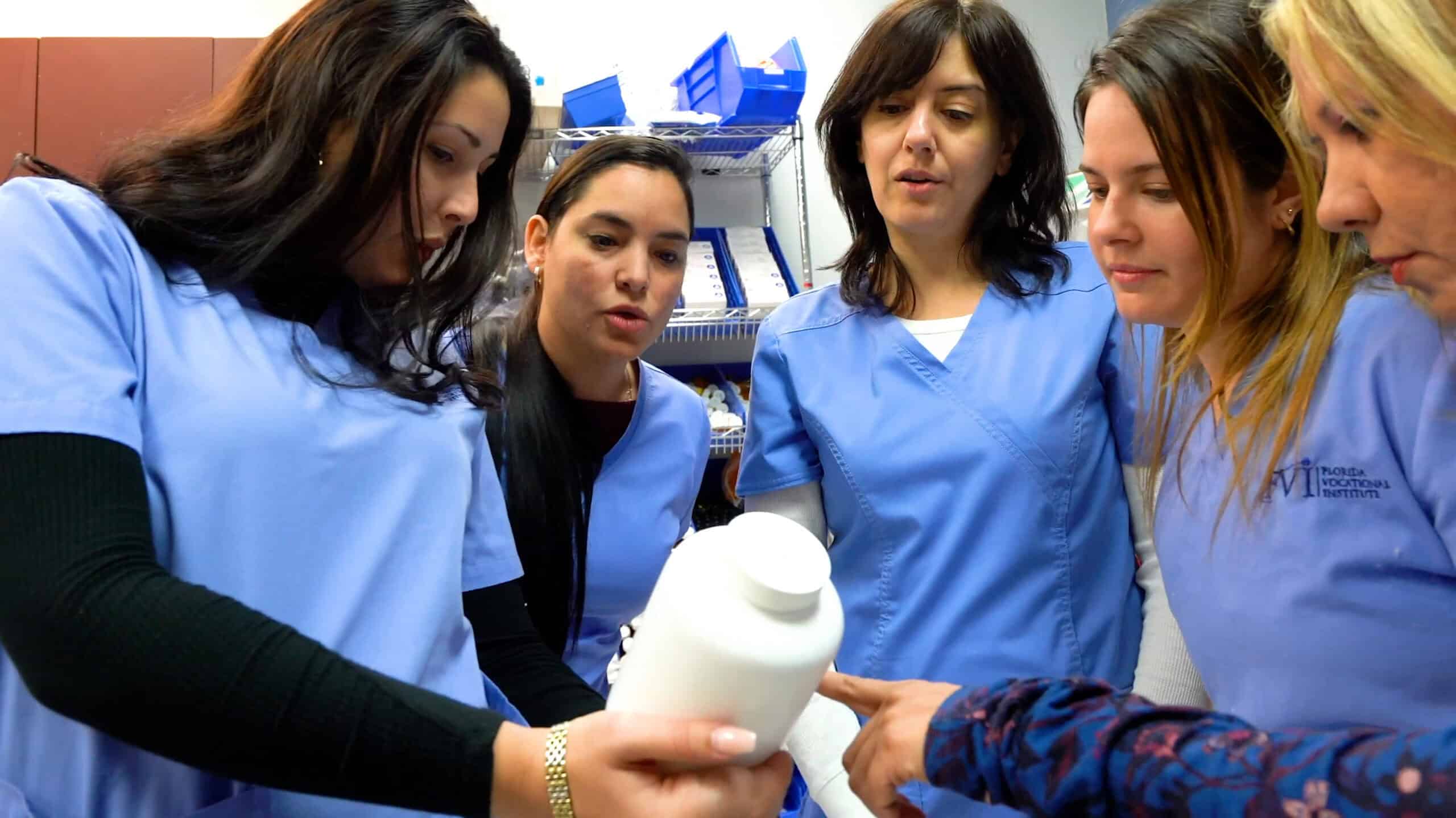 Decidir si la Escuela Técnica de Farmacia es adecuada para ti Post Image